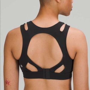 Lululemon strong front bra size 8!